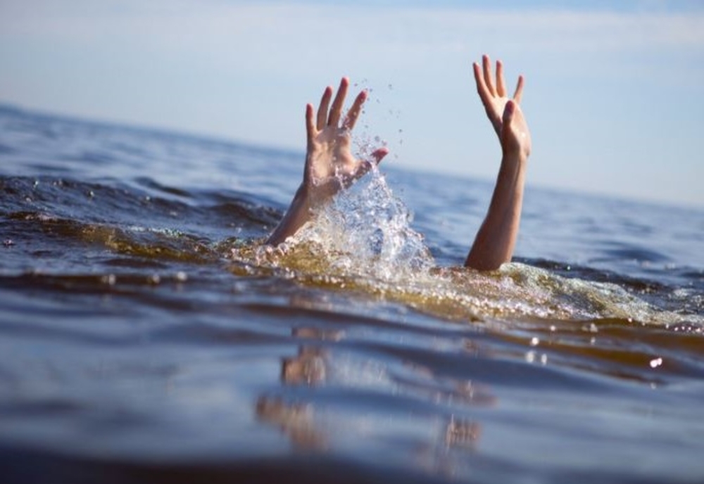 Un bărbat s-a înecat la Costinești. Medicii nu l-au putut salva