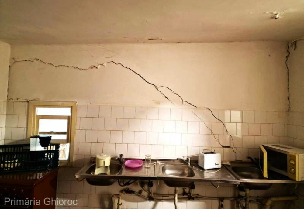 La Arad, toţi pacienţii de la o secţie a Spitalului Judeţean afectată de cutremur au fost mutaţi