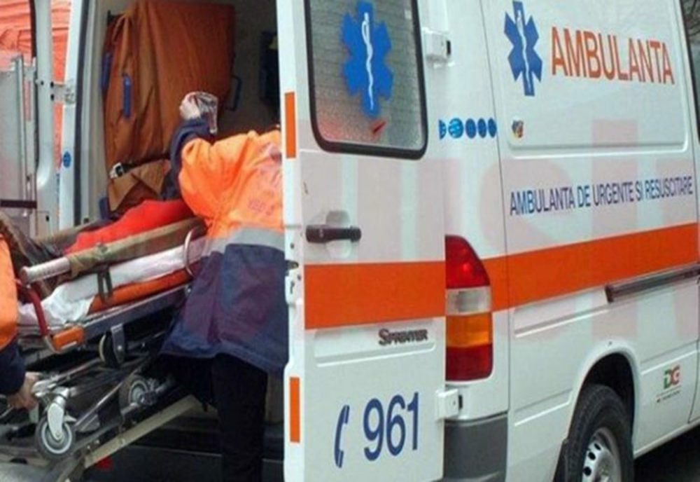 Accident cu 8 victime, în Vrancea. Impact violent între un microbuz cu pasageri și un autoturism