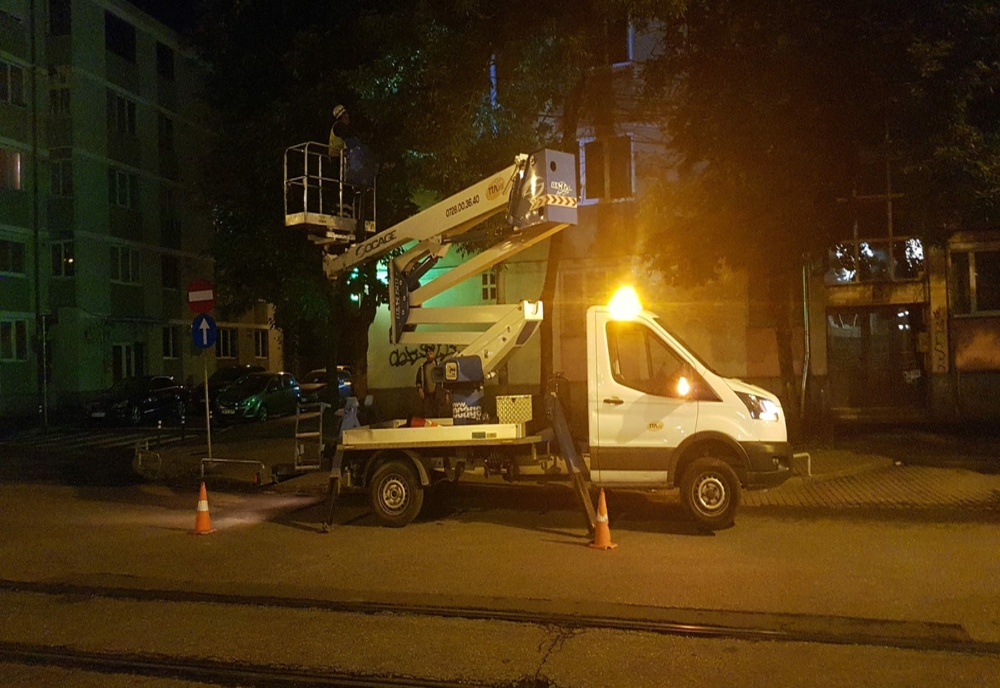 Operațiunea „Ghilotina”, de tăiere a cablurilor care încarcă stâlpii din Timișoara, continuă