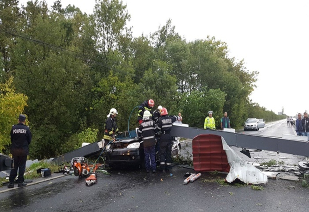 Final de anchetă într-o tragedie: poarta de la intrarea în Timișoara care s-a prăbușit în timpul unei furtuni și a strivit un tânăr aflat în mașină