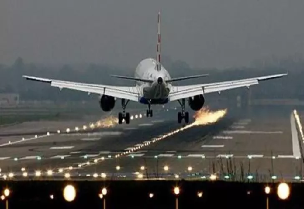 Un avion a aterizat de urgență la Timișoara, în urma unei amenințări cu bombă