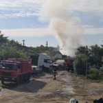 Incendiu violent la un centru de colectare a deșeurilor din București