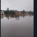 VIDEO Inundații în comuna Cața, din județul Brașov. Mai multe gospodării, sub ape!