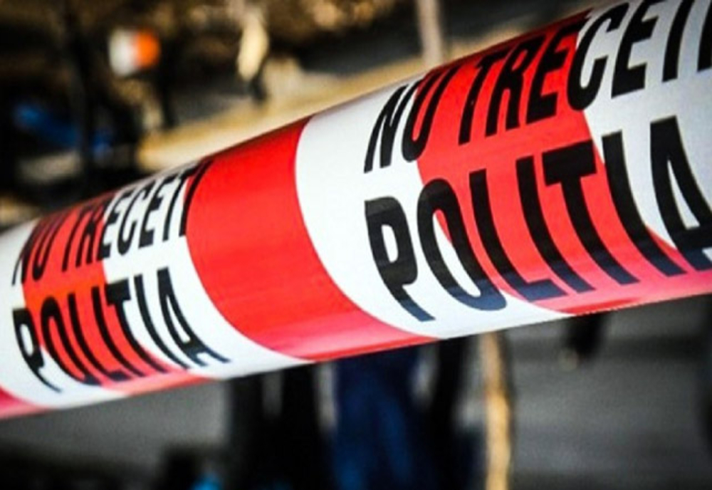 O femeie și-a aruncat copiii în vârstă de 2 și 3 ani de la balconul camerei sale de hotel, din Botoșani