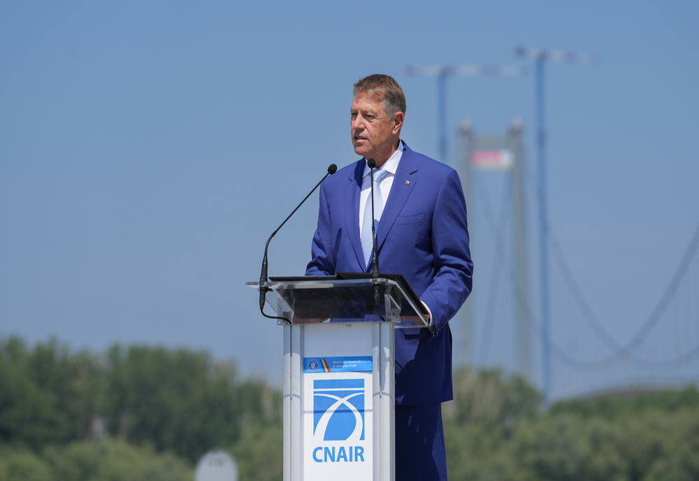 Klaus Iohannis, la inaugurarea podului de la Brăila: „Vrem o Românie conectată, cu drumuri mai bune”