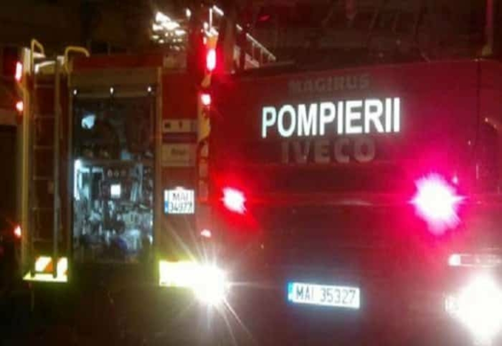 Incendiu la o primărie din Dolj: planșeul de la etajul 1 s-a prăbușit, în două camere