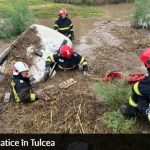 Scene dramatice în Tulcea: o viitură a blocat total un drum național – 10 oameni salvați, mașini blocate în ape – Mesaje RO-ALERT