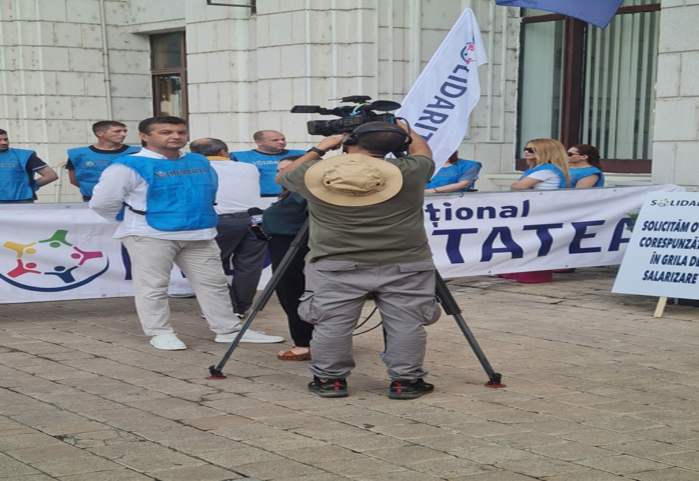 Grevă de avertisment a sindicaliștilor din Administrația Fiscală și protest în fața Ministerului Finanțelor