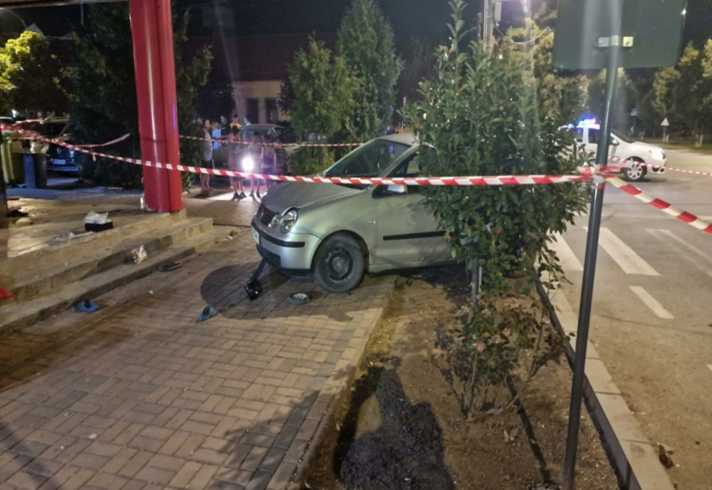 Accident grav în județul Timiș -5 oameni au ajuns la spital, după ce au fost loviți pe TROTUAR de o șoferiță