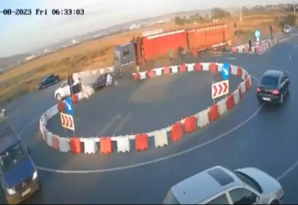 Accident rutier grav la Lețcani – Un camion s-a răsturnat după ce șoferul ar fi adormit la volan