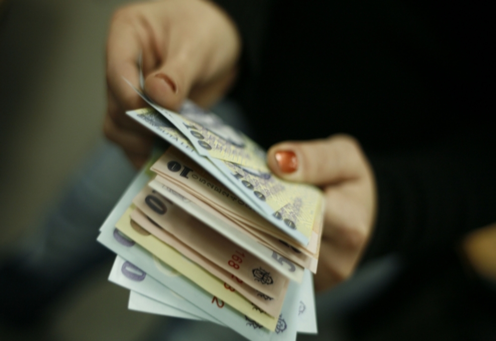 Haos după limitarea plăților cash. Primele efecte încep să se vadă – cum sunt afectați românii