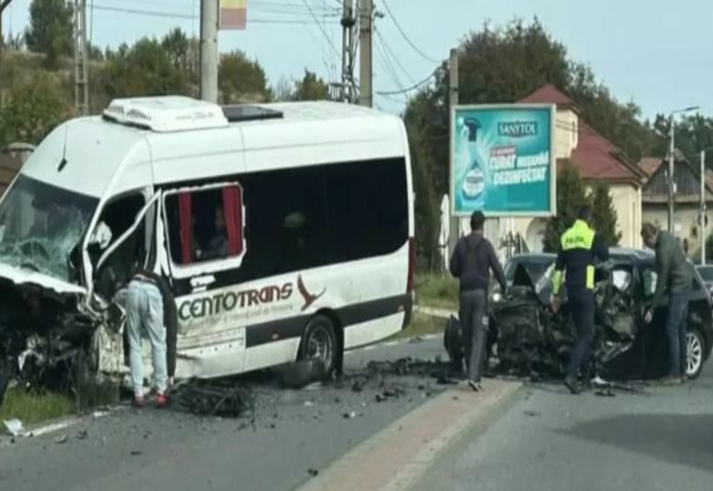 Accident teribil în județul Cluj. 16 oameni au ajuns la spital, numeroase ambulanțe și elicopter SMURD trimise la intervenție – VIDEO
