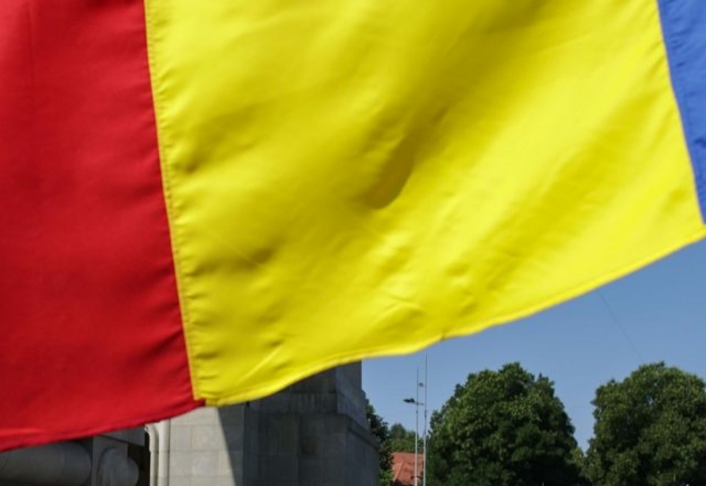 Amenzi usturătoare pentru cei care adaugă inscripţii şi simboluri ilegale pe drapelul României. Senatul a decis