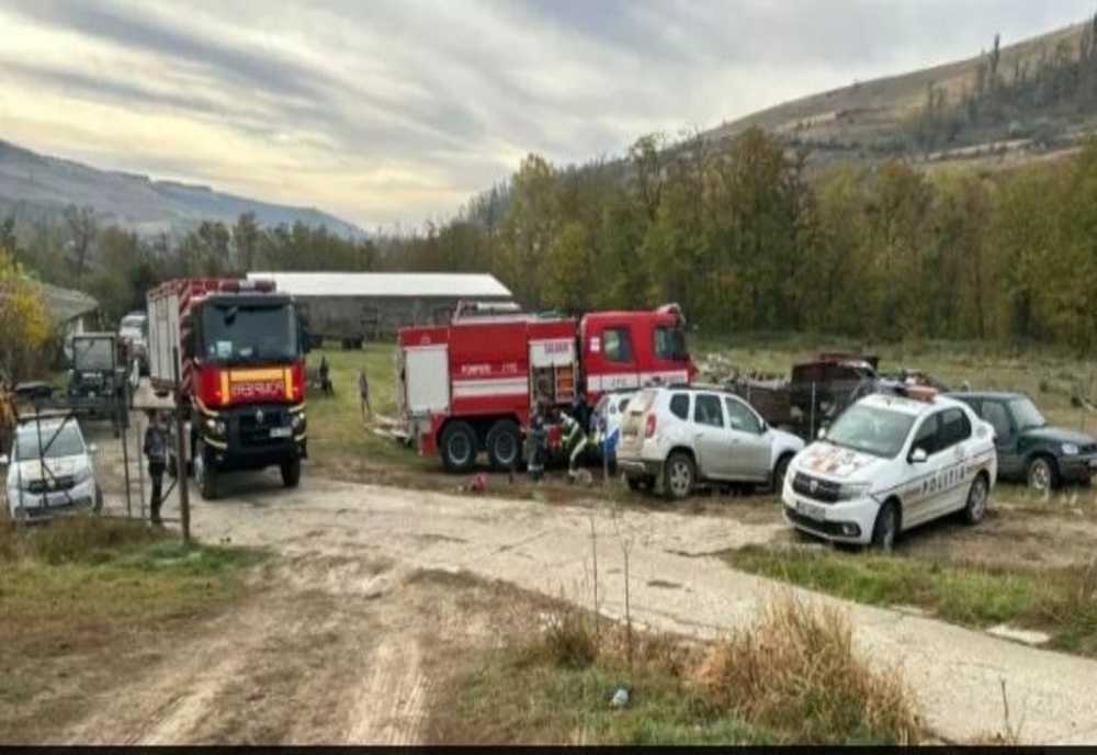 Tragedie într-o comună din județul Bacău: 3 persoane au murit prinse sub dărămături, după ce planșeul unei ferme agricole s-a dărâmat