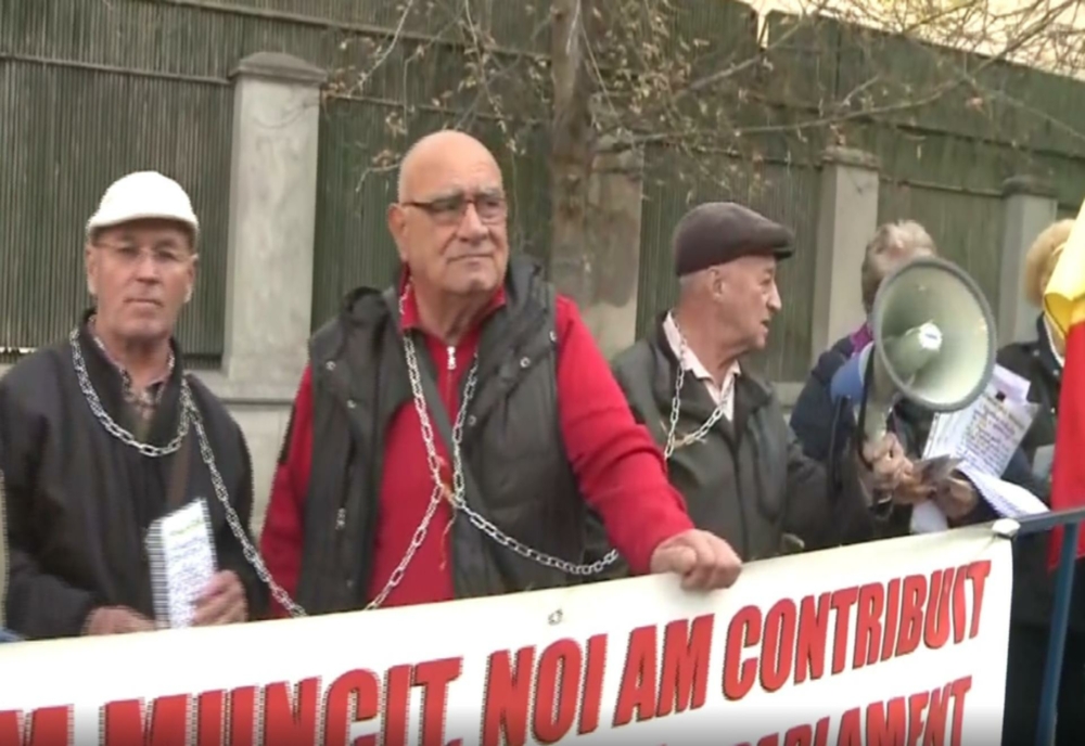Protest major față de noua lege a pensiilor în fața Guvernului