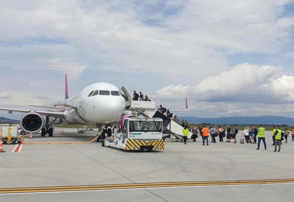 Braşov: Peste 40 de pasageri care urmau să zboare cu Wizz Air spre Dortmund au rămas în aeroport
