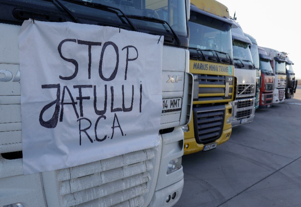 Fermierii și transportatorii continuă să protesteze în stradă