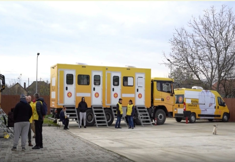 Caravana Medicală își continuă traseul în județul Maramureș. Sute de oameni au beneficiat de serviciile medicale oferite în cadrul spitalului mobil
