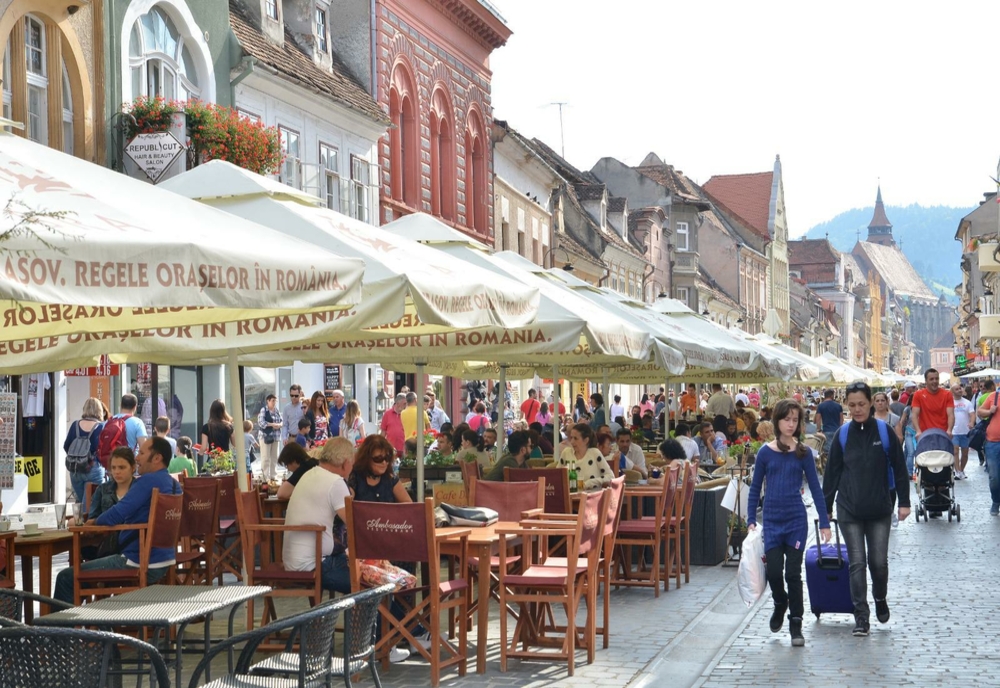 Din 1 martie se deschid terasele în Brașov