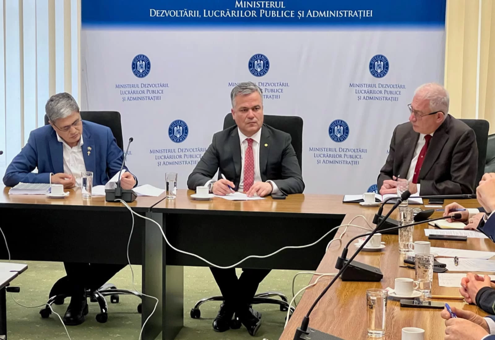 Ministrul Adrian Veștea a discutat cu reprezentanții Asociației Aeroporturilor din România despre dezvoltarea și modernizarea infrastructurii aeroportuare din țară
