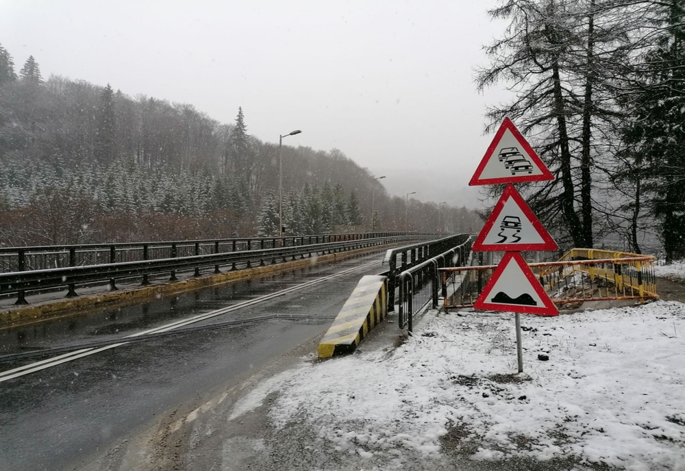 VIDEO Se circulă în condiții de iarnă pe drumurile din centrul țării