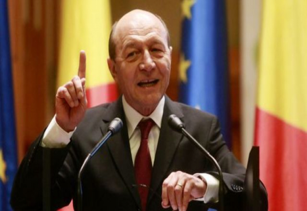 Băsescu, ironii după anunțul candidaturii lui Iohannis la șefia NATO: Secretarul general n-are avion, trebuie să închirieze mai des