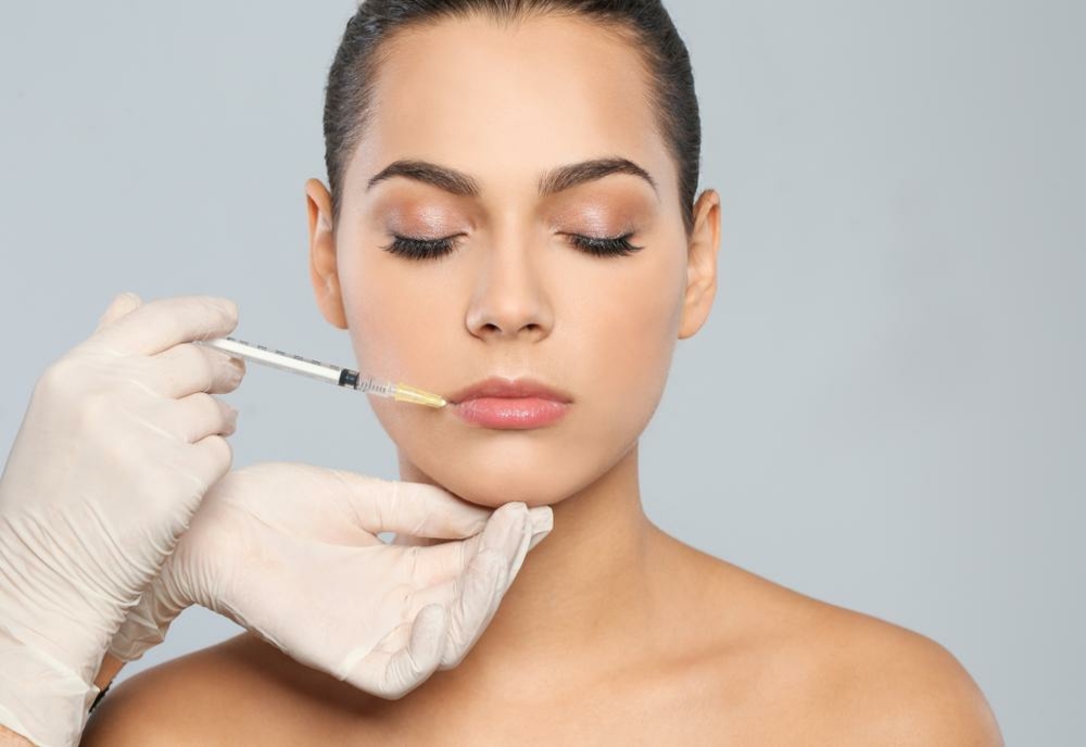 Cazuri de spitalizare după injecții ilegale cu botox. Cum să limitezi riscurile?