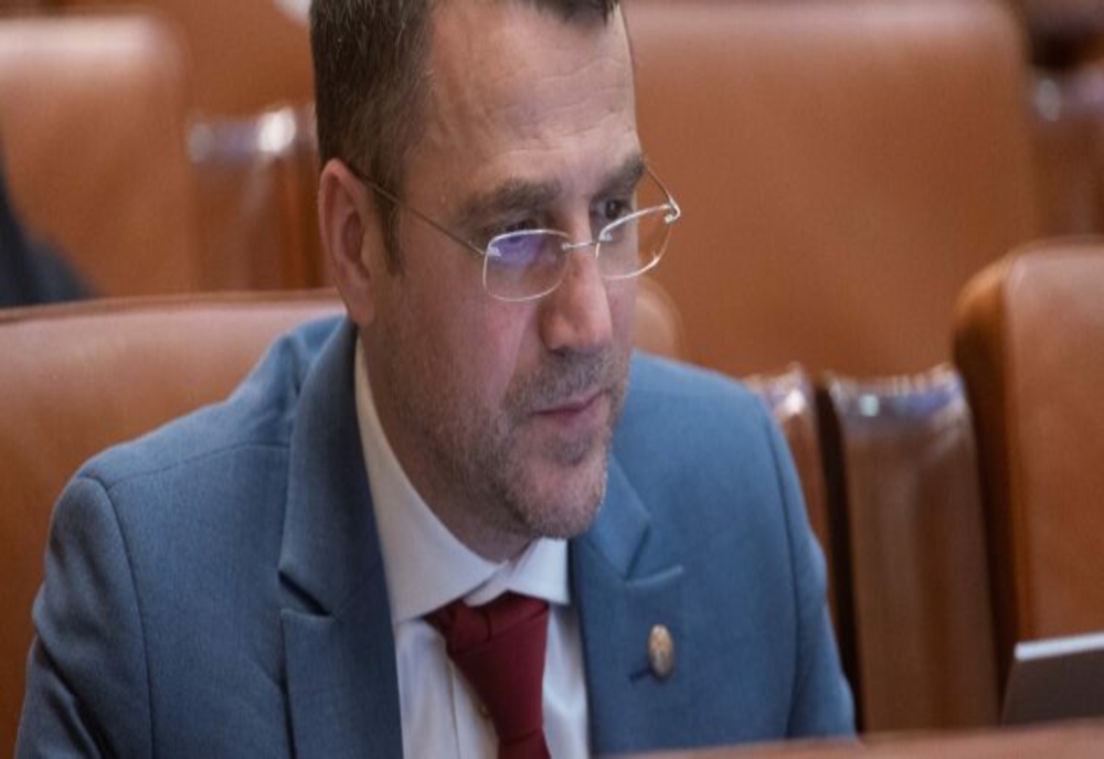 USR: Ciolacu își pregătește terenul să cheltuie, din nou, discreționar banii din bugetul de stat