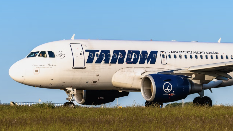 Panică pe aeroportul din Paris! Un zbor TAROM spre București anulat după o frânare bruscă la decolare