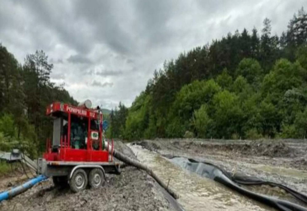 ALERTĂ ÎN MUREȘ! APA, SISTATĂ ÎN MAI MULTE LOCALITĂȚI DIN CAUZA UNEI SITUAȚII CRITICE PE RÂUL TÂRNAVA MICĂ
