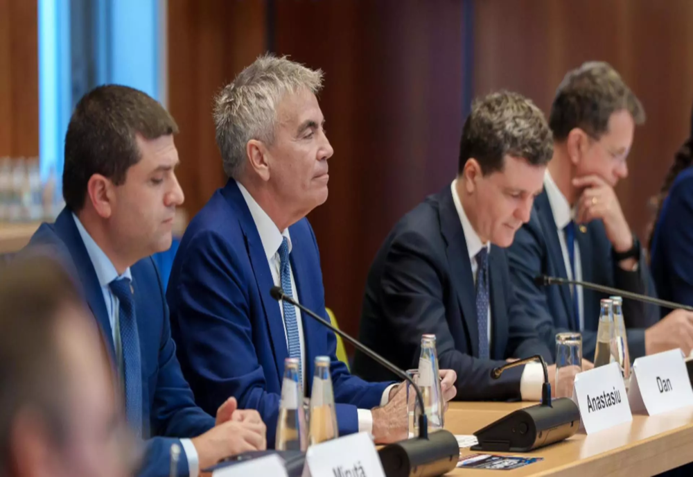 NICUȘOR DAN N-A SEMNAT NICI ACUM DEMISIA LUI ANASTASIU – SURSE. ANCA ALEXANDRESCU ȘI CRISTIAN RIZEA VIN CU DEZVĂLUIRI BOMBĂ DESPRE ÎNCRENGĂTURILE DIN SPATELE VICEPREMIERULUI ȘPĂGAR